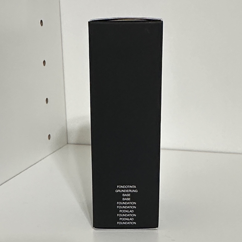 Light 2 Mont Blanc—NARS Light Reflecting Foundation - Picture 5 of 15